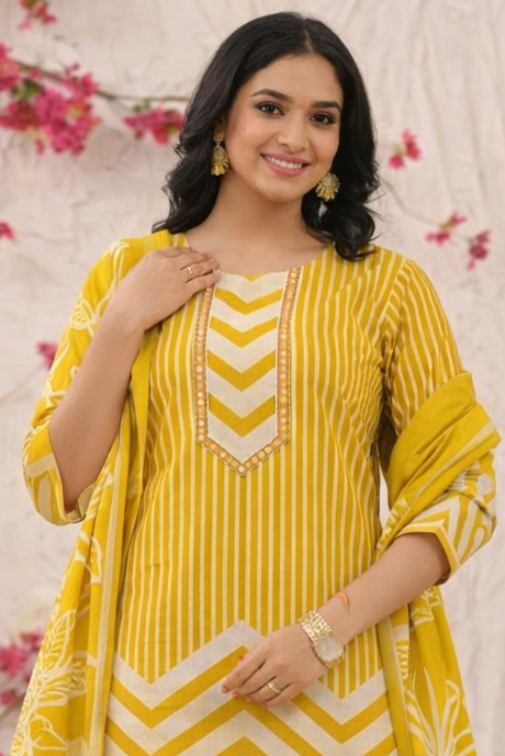 Women Mustard Yellow Chevron Printed Kurti Dupatta Set