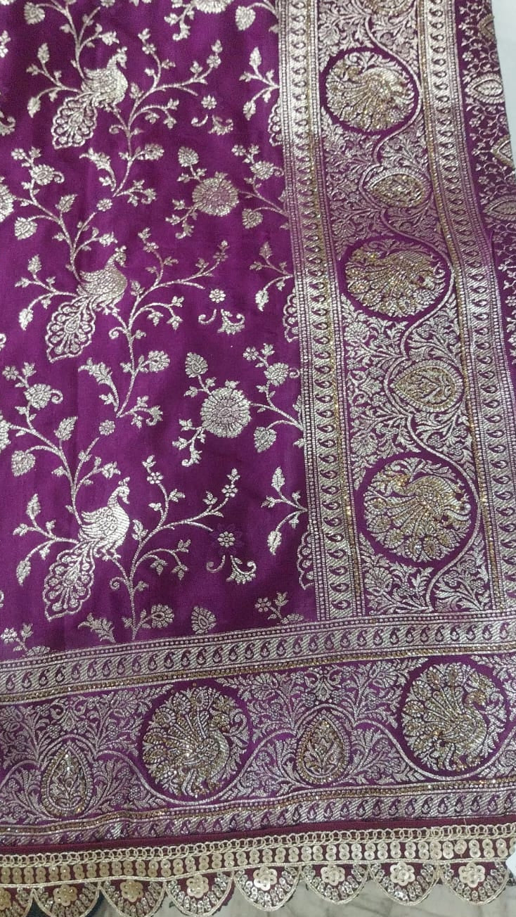 Elegant  Silk Saree with Traditional Woven Motifs