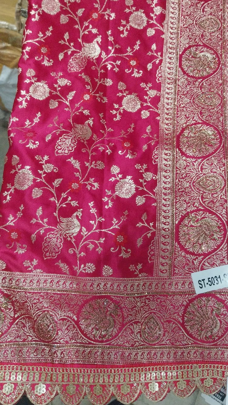 Elegant Silk Saree with Traditional Woven Motifs